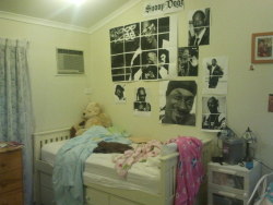 mrcraabs:  my sister is at a sleepover so i redecorated her room with snoop dogg 