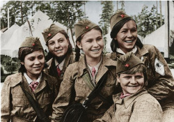 histoire-fanatique:  Soviet female snipers during WW2 