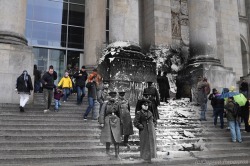designcloud:  The Ghosts of World War II by Sergey Larenkov Taking old World War II photos, Russian photographer Sergey Larenkov carefully photoshops them over more recent shots to make the past come alive. Not only do we get to experience places like
