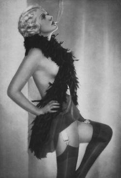 “Sinful Berlin - The Twenties: Sex, noise, doom,” (original: Sündiges Berlin - Die zwanziger Jahre: Sex, Rausch, Untergang)