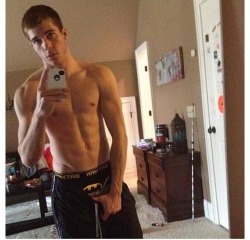 guysbeinguys:  another hot submission from the boy from cali
