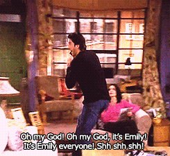 pumpkin-pie-hair-cutted-freak:   This is just one of the best Friends moments oh my god. ROSS JUST  HANDS CHANDLER A LAMP.  This seems like something that probably wasn’t even scripted. 