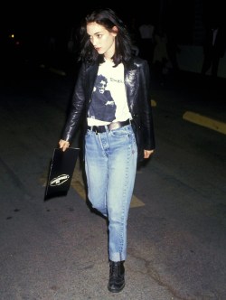 little-trouble-grrrl:  Winona Ryder at The Commitments premiere in 1991 90s goth winona is my favorite 
