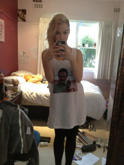 cann-ibals:  Changed my mind! Wearing mitch’s breaking bad top as a dress instead (: 