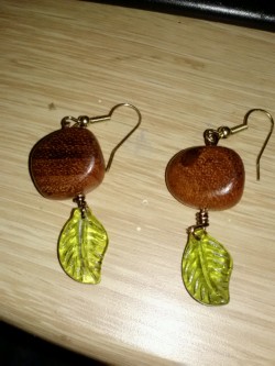 geekygears:  Made wire wrapped earrings at a class tonight. Not bad for my first try at wire wrapping! 