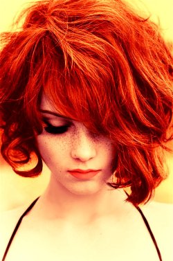 Red hair and freckles - amazing pic. 