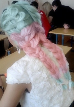 THIS IS THE MOST SENSATIONAL DIP DYE I HAVE EVER SEEN.