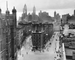 luzfosca:  Lung Block, 1933. The street to the right of the island of tenements is Monroe Street. Hamilton Street, now gone, is to the left of the island.  From New York Times photo archives 