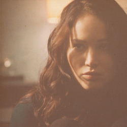 jenniferlawrencedaily:  [1/5] favorite screen caps of Jennifer Lawrence as Katniss Everdeen 