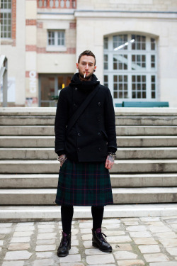 uv-ray:  shining-thoughts:  Are We Ready To Discuss Skirt Lengths For Men? (via The Sartorialist)   yes