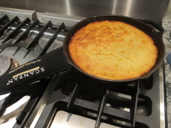 Classic skillet cornbread with pan fried chicken. Â I love living in the south.