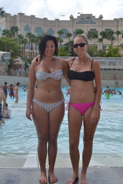 curveappeal:  This is a photo of my mom and I.  I am on the left.  My mom and sisters all have slim, athletic builds whereas I have always been curvy.  I used to hate my body because I didn’t look like the rest of my family.  But slowly, I have