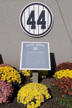 BACK IN THE DAY |8/14/93| The Yankees retire #44 on Reggie Jackson Day at Yankee Stadium.