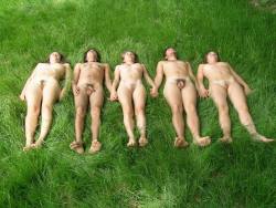 ohnesans:  naked in the grass (5) 