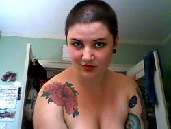 chubby-bunnies:  crowcrow:  **SHAVED HEAD VANITY RIGHT NOW**  &lt;3