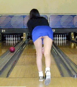 Whenever I see this pic I can&rsquo;t help it - my mind goes to the gutter. I image those long legs are a 7 - 10 split; someone throws something big up her lane; the onlookers cheer her through to a perfect game! Gotta re-blog!