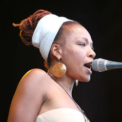 artmusicvegan:  (Top Photo) Simone, Nina Simone’s daugther performing at the Stockholm Jazz Festival  in 2009. You can watch her in this EPK as she discusses life, her music and her mother. (Bottom Photo) The great Nina Simone and “Baby” Simone.