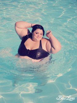 him77:  lunalovex:  fatkini on sale at torrid for ฮ - glad i waited!   a angel in the pool 
