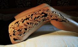 ofallthevoicesinmyhead:  3D Leg Tattoo.  whoa.   My mind is fucked!