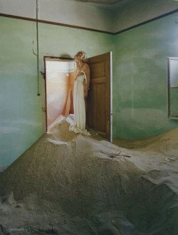 dormanta:  Agyness Deyn in “White Mischief” by Tim Walker for Vogue UK May 2011  