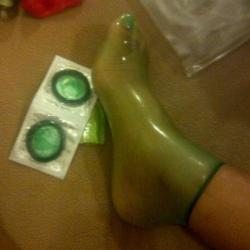 best-of-funny:  algernon-catwallader:  chubsdeuce:  measureyourlifeinfruitcake:  maybenotboring:  bittersilver:  kawaiiflowerchild:  This is why I don’t believe guys who tell me that the condom is too small.  When I was in middle school, we had a woman