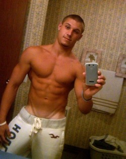 colortheworldincolors:  muscle guys in white sweatpants