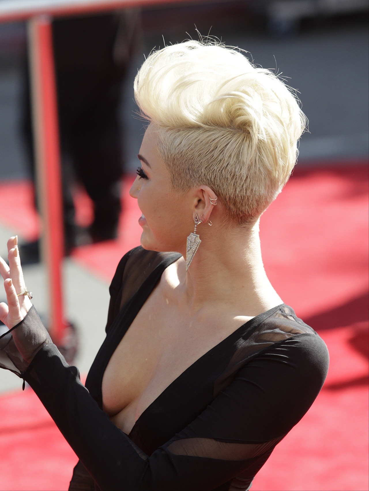 Miley cyrus hair haircuts mature nude