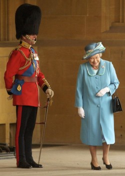 please-stay-perfect:  stars-will-lead-the-way:  incision:  elizabethii:  The Queen breaking into laughter as She passes Her husband, the Duke of Edinburgh, standing outside the Buckingham Palace, 2005  she’s so cute  anytime the queen goes past any