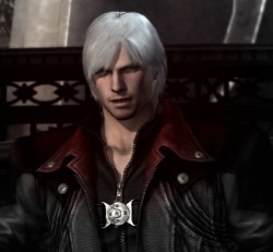 Look kids, this is Dante, THE REAL DANTE. Remember that when you see that new faggot piece of shit that Capcom is trying to feed you all.