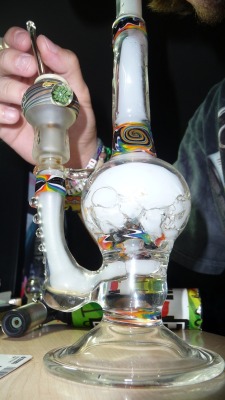 the-stoner-sage:  longbongjohnson:  longbongjohnson:  Tako Rig Little B Gumby dome!  This bong is for sale 300$ dollars!  Someone buy this for me 😻😻😻 