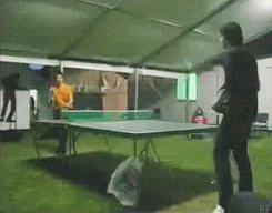 pythagoreanfearem:  Matt Bellamy and Julian Casablancas playing table tennis (x) 