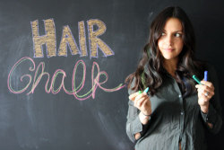 myjusticecake:   Materials:- chalk pastels (not oil pastels!)- flat iron or curling iron First, dampen the parts of your hair that you want to color.  Then, take the chalk and rub it into the hair, just as you would color a piece of paper. Some pieces