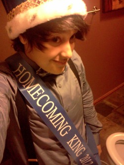 ofhorriblesanity:  steezymotherfuck:  See that guy?That’s me.My name’s Eli and I’m just your typical Homecoming King of 2012..but I’m a trans* guy.  I ran for Homecoming King not for the popularity or the attention but to just see if I could