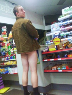 scallylads:  myboobscantelltheweatherr:  My friend at our local petrol station at like 1 in the morning.   Missed out! 