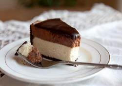 gastrogirl:  chocolate mousse cheesecake. 