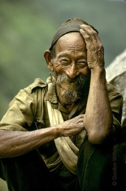 yellow-buds-of-may:  Such warmth… worldlyfaces:  Nepal, Himalaya. 80 year old rice farmer of Maghar tribe   