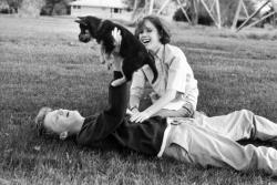 ciggeret:    Anthony Michael Hall and Molly Ringwald playing with a puppy during a break in location shooting of The Breakfast Club.  I wonder if they’re still friends. 