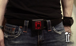 kisses-and-christ:  laughingsquid:  Recycled 25 Cent Arcade Coin Slot Belt Buckle That Lights Up  Want   I want that belt.