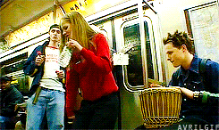  Subway performance, Avril Lavigne before being famous. :3 -New York/2002 