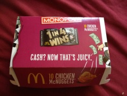 vindiciousvindivin:  snowoceans:  angelicassbutts:  I asked for ten mcnuggets not a fucking yaoi nugget You had one job McDonalds  #the ｕ ｌ ｔ ｒ ａ ｎ ｕ ｇ  So this is what Homeworld thinks of fusion 