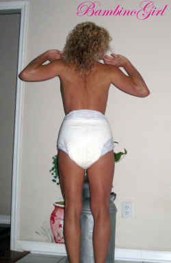bambinogirls-blog:  I donâ€™t like how far my diaper comes up my back. But DaddyÂ reminded me that my diaper needs come come up that high because if I make a poopy and sit down, it will mush up towards the top of my butt. I guess he is right about that