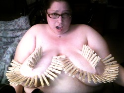 squishy-barnacle:  I know these are not the type of photos that I usually post, and for anyone who’s not into this sort of thing, I hope you don’t mind, but I want to share them with you anyway. I tried wearing clothespins for the first time tonight,