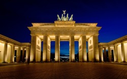 travel-the-world-enjoy-life:  Brandenburger Tor, Berlin, Germany 