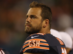 guysthatgetmehard:  gabe carimi of the chicago bears…. mmm mmm mmm kickoff in about 15 or 20 minutes… GO BEARS!!! 