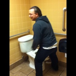 @dannylavarco #anal #idiot #ender #bathroom  (Taken with Instagram)