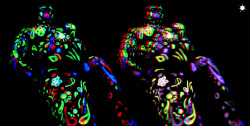 another blacklight photo, in 2D and 3D