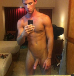 hot shaved muscled bod - very fuckable