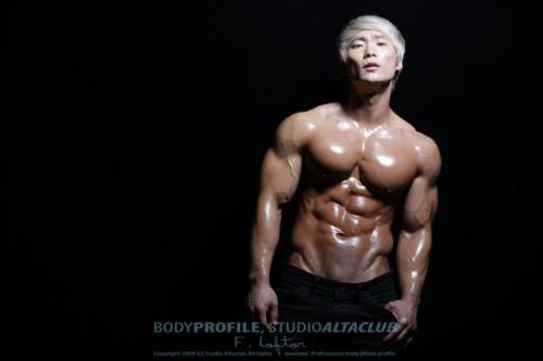 Asian Muscle God 105