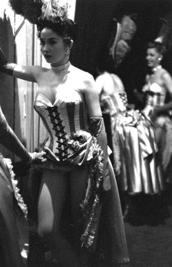 theniftyfifties:  Las Vegas showgirl Dale Strong backstage, 1952. 