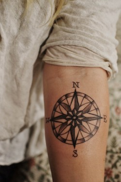 I love this compass tattoo!